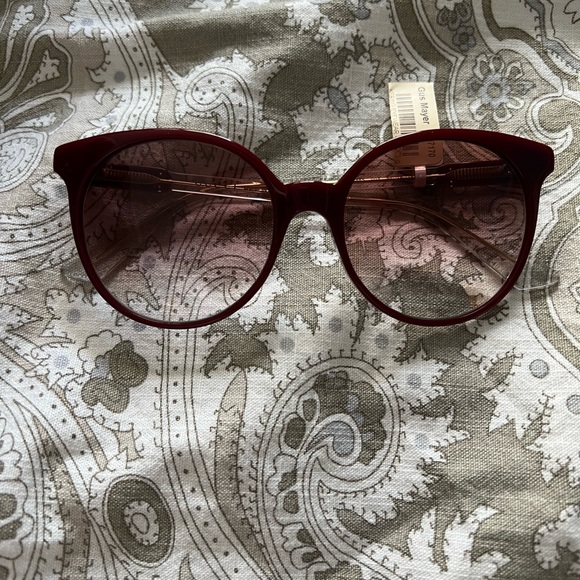 Gucci Round Sunglasses - Picture 5 of 5